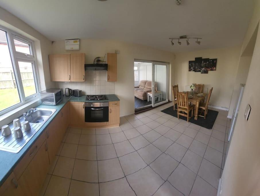 4 Bed Family Home With Secure Parking. Warwick Uni Coventry Exteriér fotografie